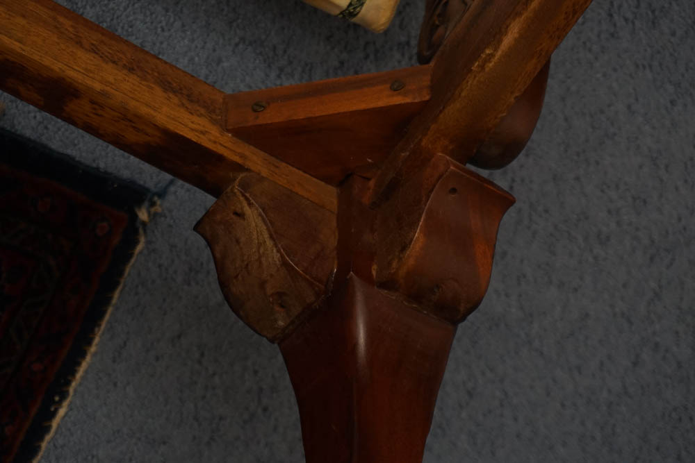 Vintage Chippendale Style Mahogany Settee