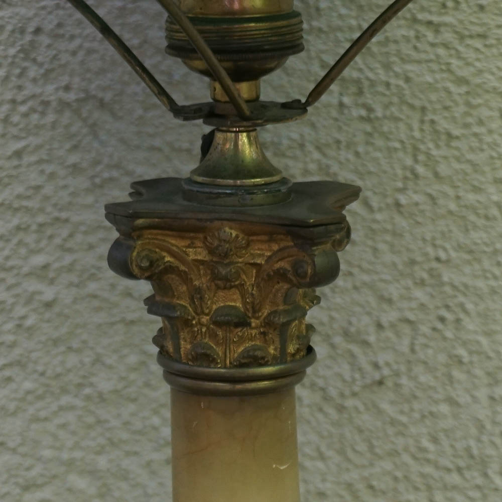 Victorian Style Table Lamp With Glass Shade