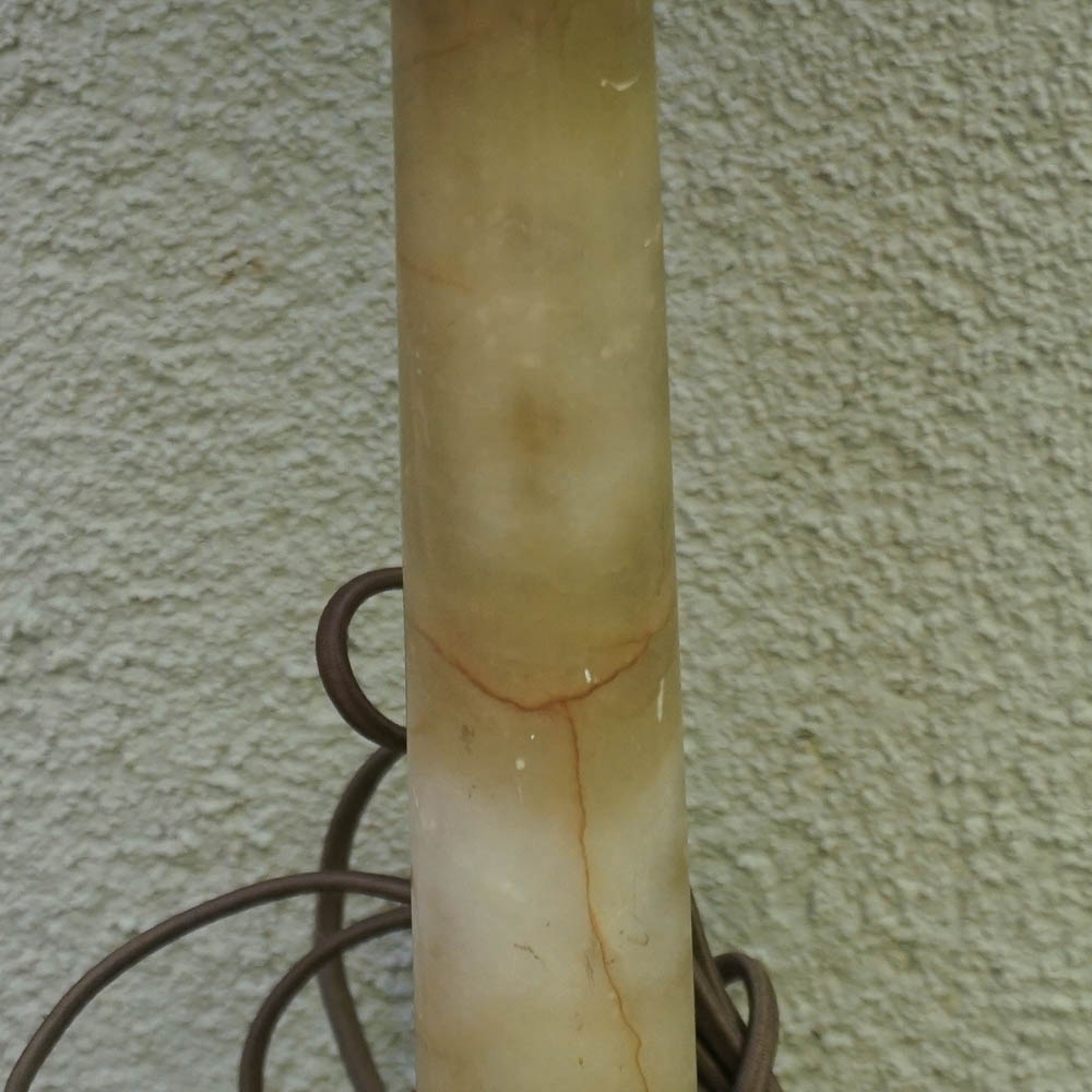 Victorian Style Table Lamp With Glass Shade