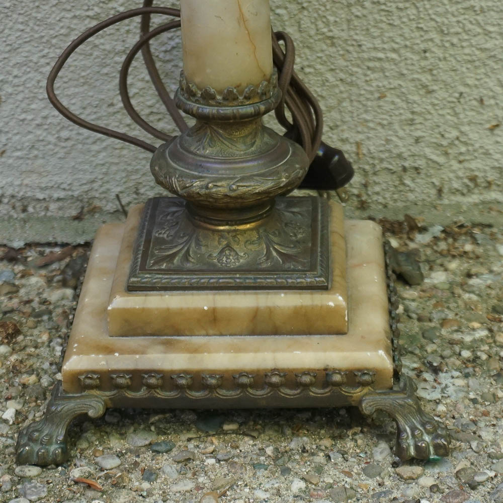 Victorian Style Table Lamp With Glass Shade