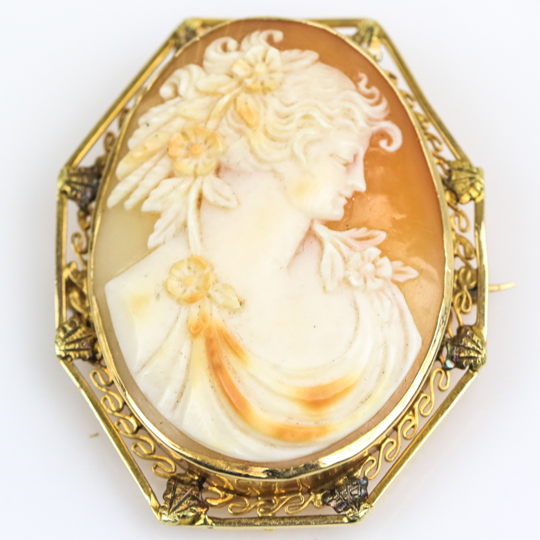 Vintage 14K Yellow Gold and Carved Shell Cameo Pendant Brooch