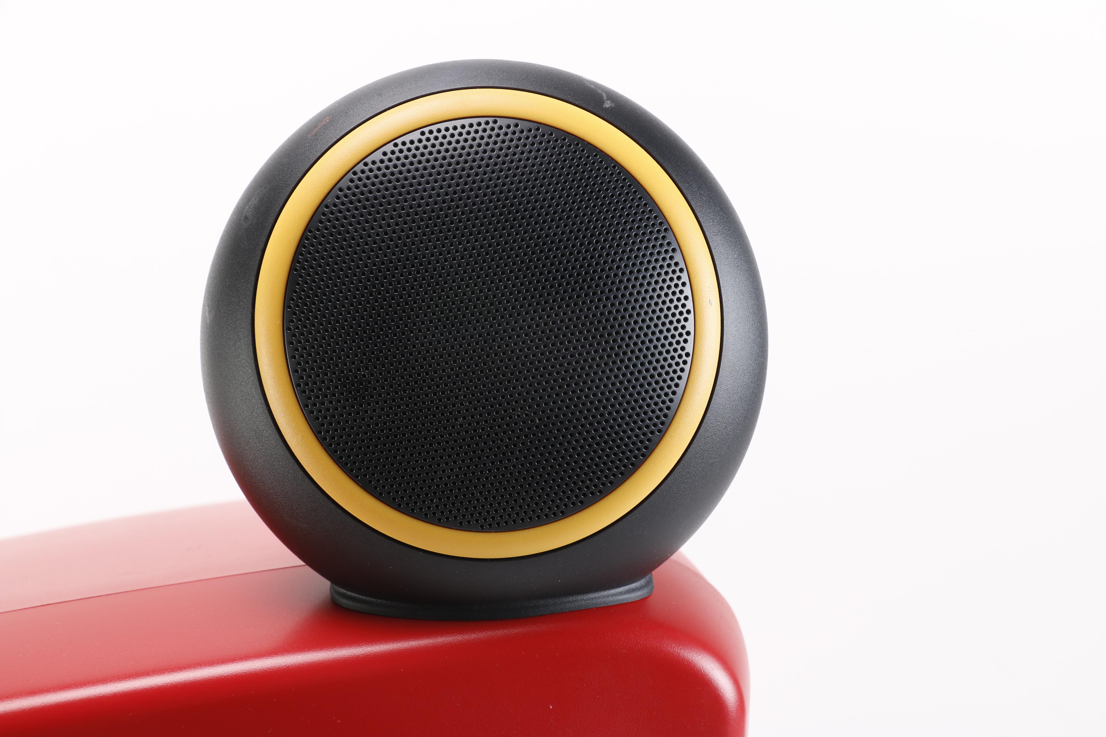 Disney Mickey Mouse Theme Television and Matching VHS/DVD Player