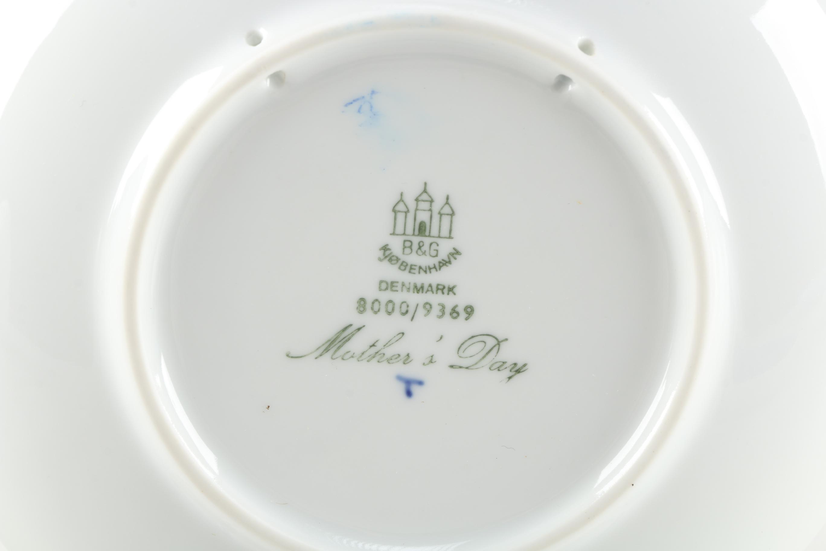 Wedgwood and Bing & Grøndahl Decorative Plates