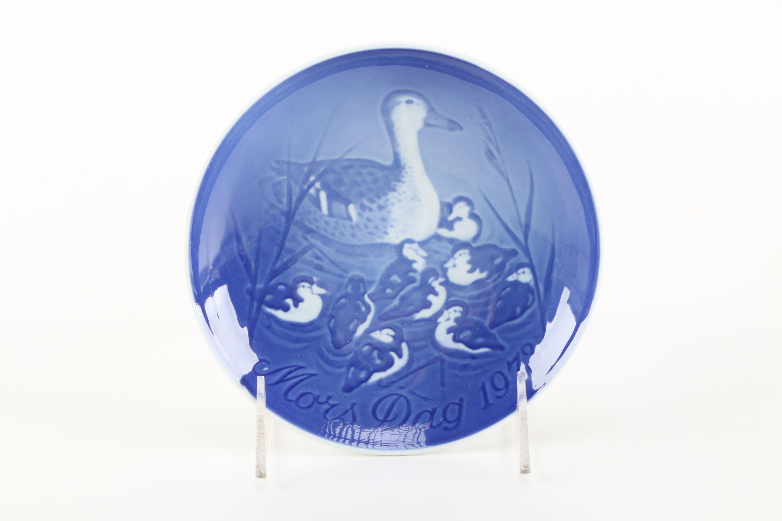 Wedgwood and Bing & Grøndahl Decorative Plates