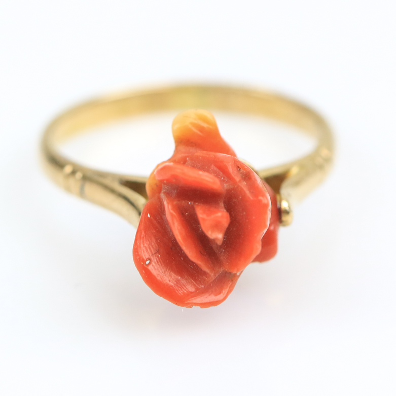 18K Yellow Gold and Carved Coral Rosebud Ring
