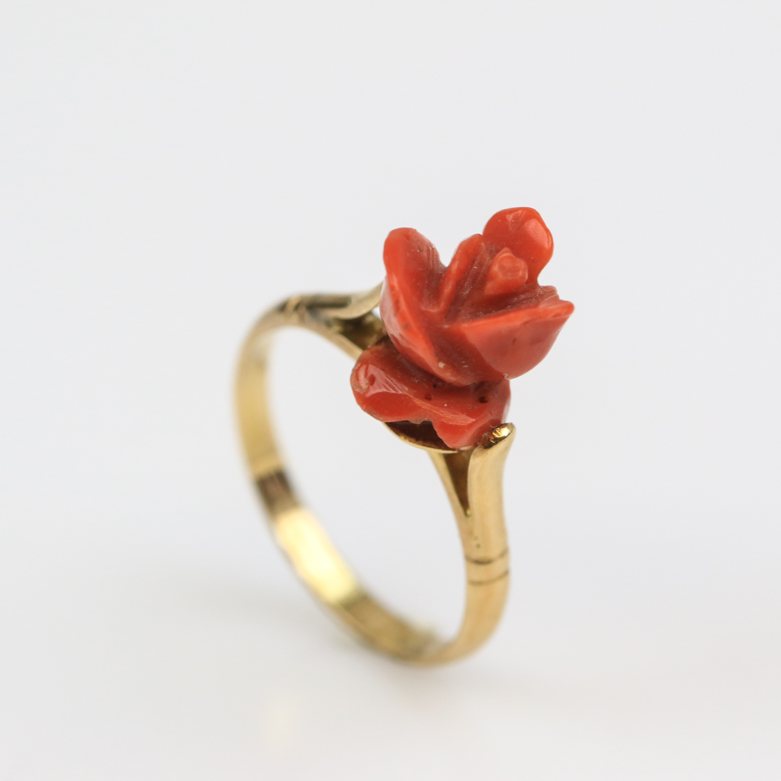 18K Yellow Gold and Carved Coral Rosebud Ring