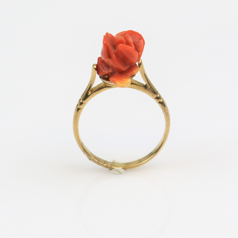 18K Yellow Gold and Carved Coral Rosebud Ring