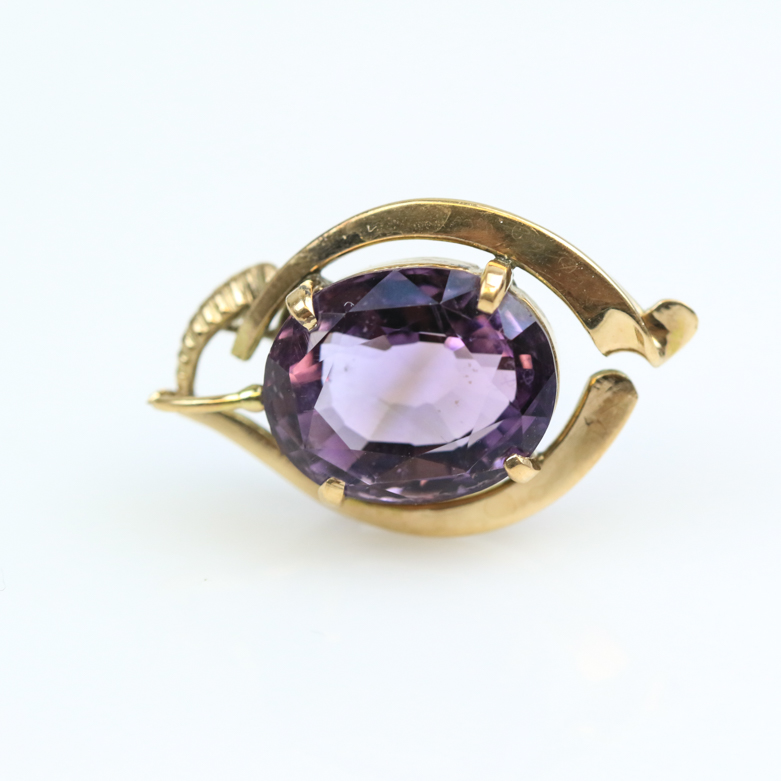 14K Yellow Gold and 5.21 CTS Amethyst Pendant