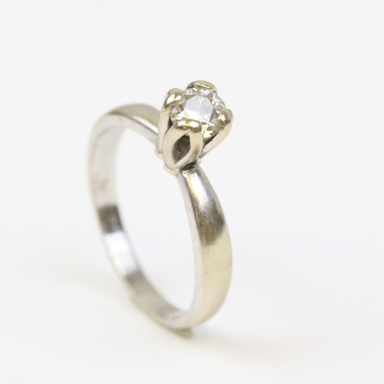 Vintage 14K White Gold and Diamond Tulipset Solitaire Ring