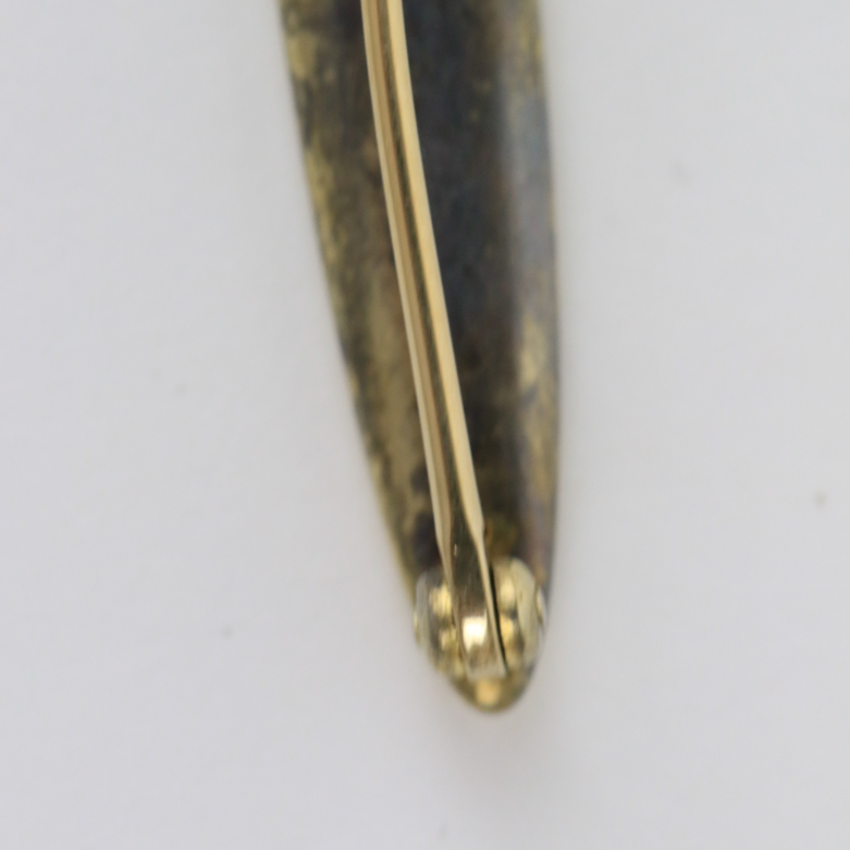 Victorian 10K Yellow Gold and Flush Set Sapphire Bar Brooch