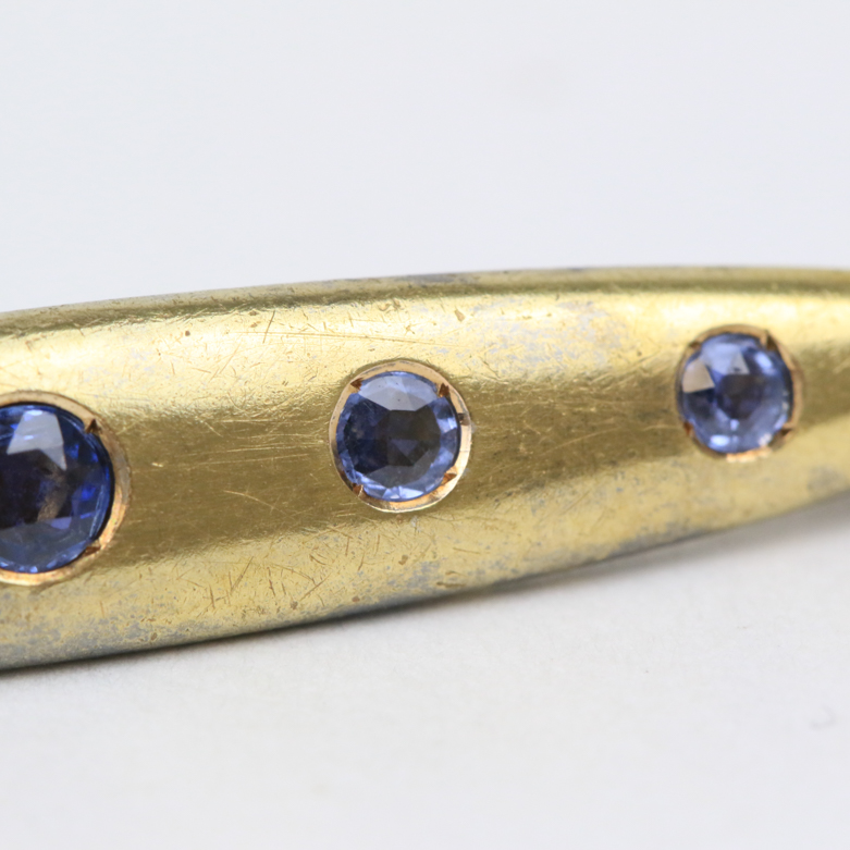 Victorian 10K Yellow Gold and Flush Set Sapphire Bar Brooch