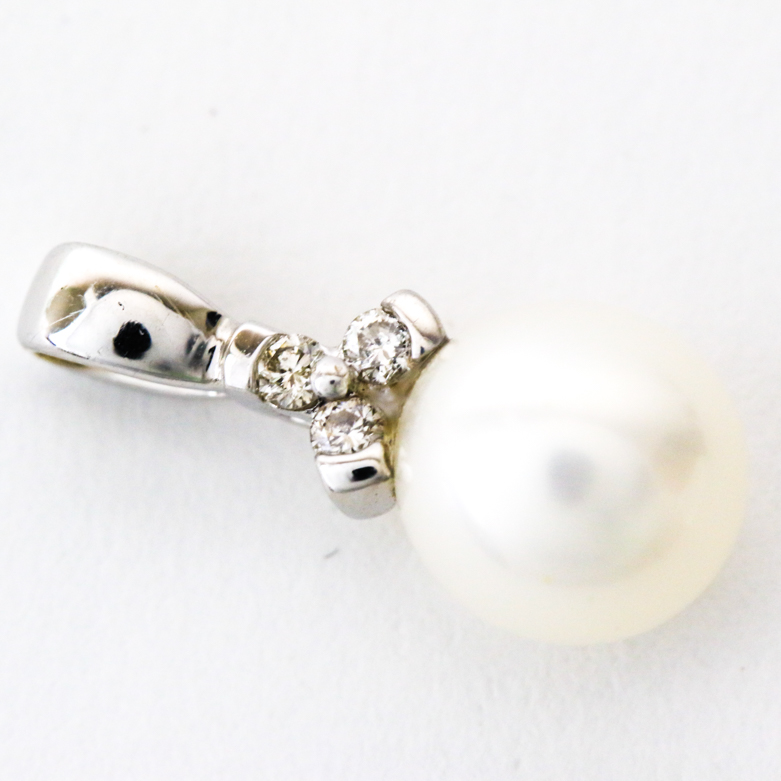 14K White Gold, Pearl, and Diamond Pendant