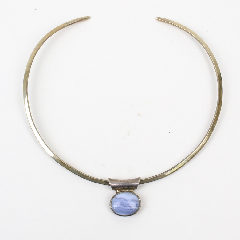 Sterling Silver and Agate Pendant Collar Necklace