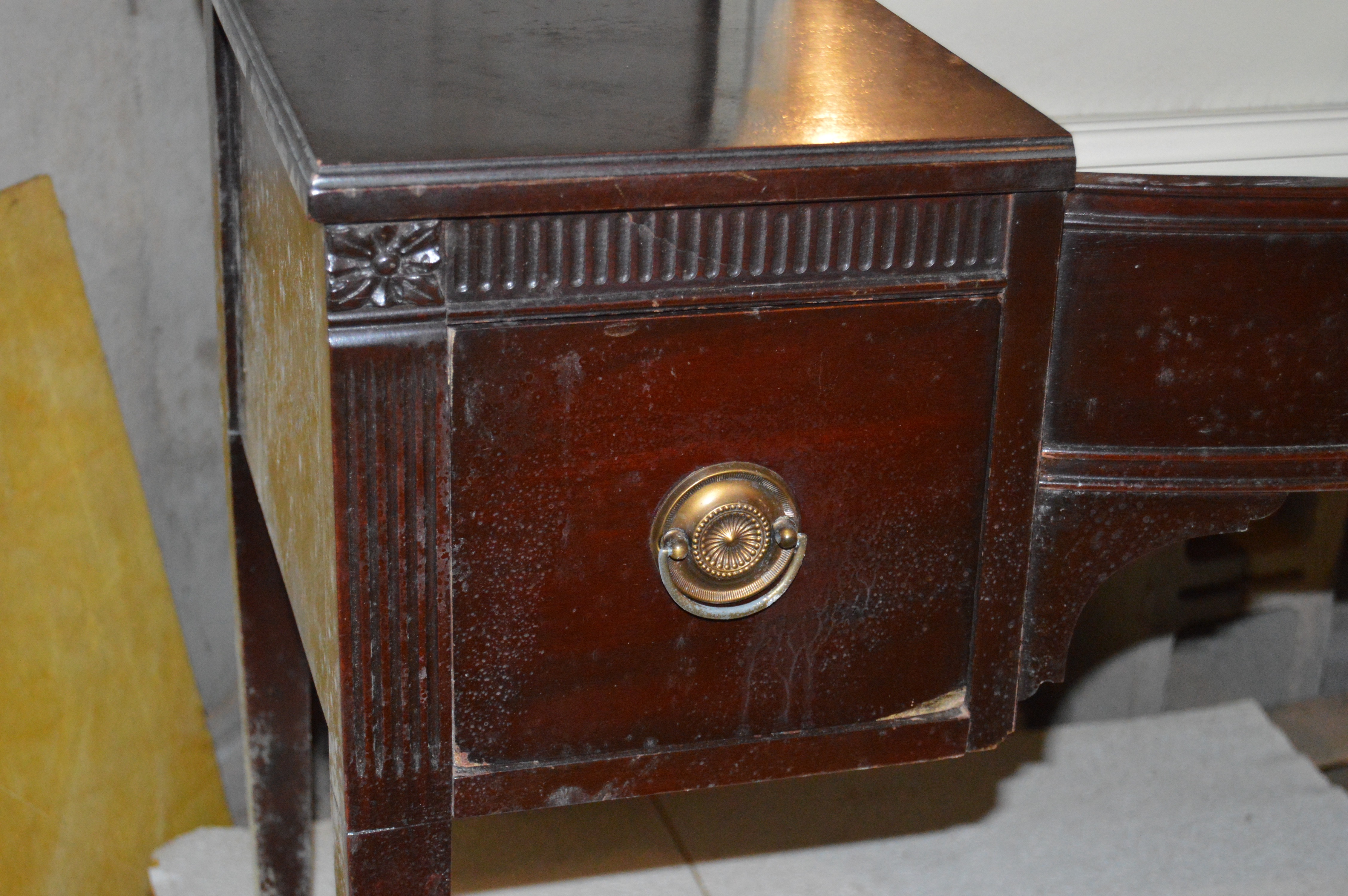 Hepplewhite Style Vanity With Fold-Away Mirror