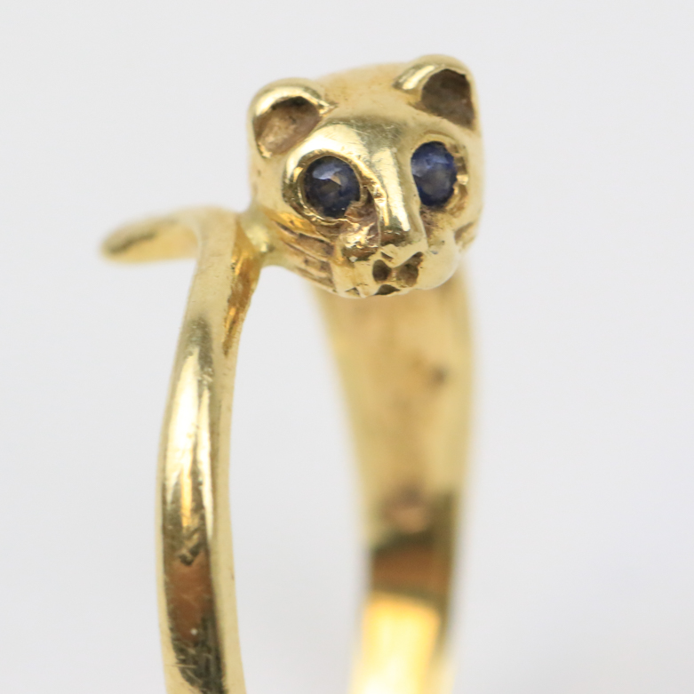 14K Yellow Gold and Sapphire Cat Ring