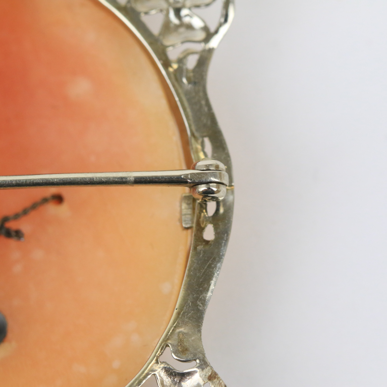 Vintage 14K Yellow Gold, Carved Shell, and Diamond en Habillé  Cameo Pendant Brooch