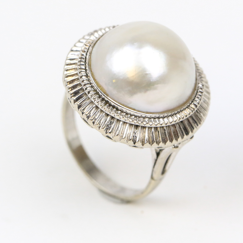 18K White Gold and Cultured Mabe Pearl Cocktail Ring
