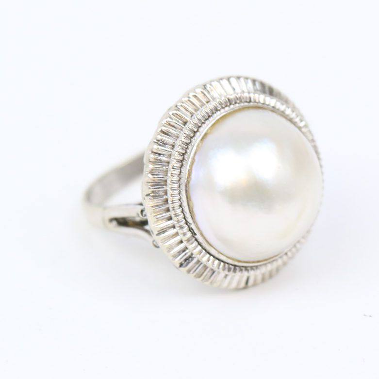 18K White Gold and Cultured Mabe Pearl Cocktail Ring