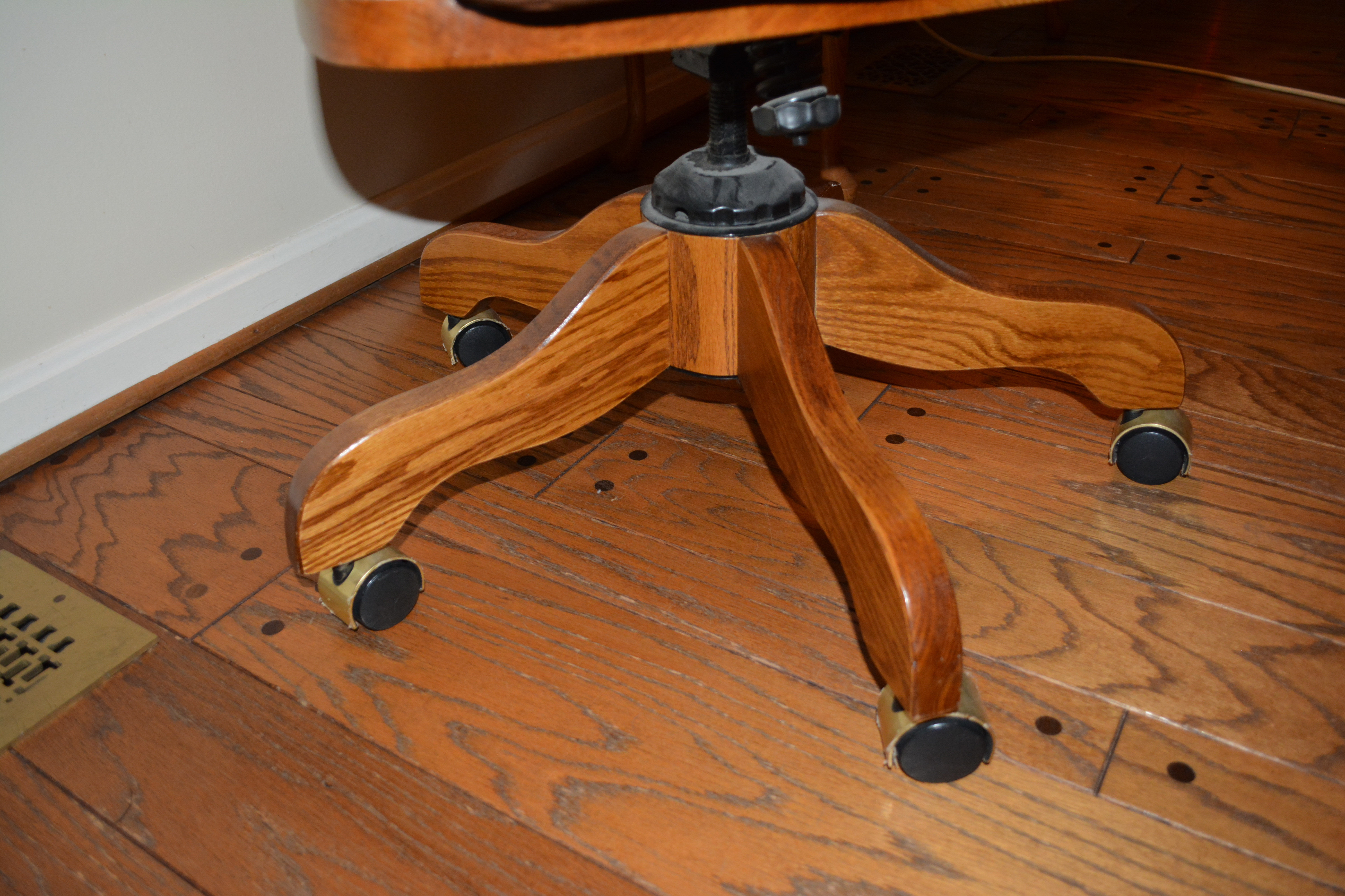 Oak Rolltop Desk With Office Chair