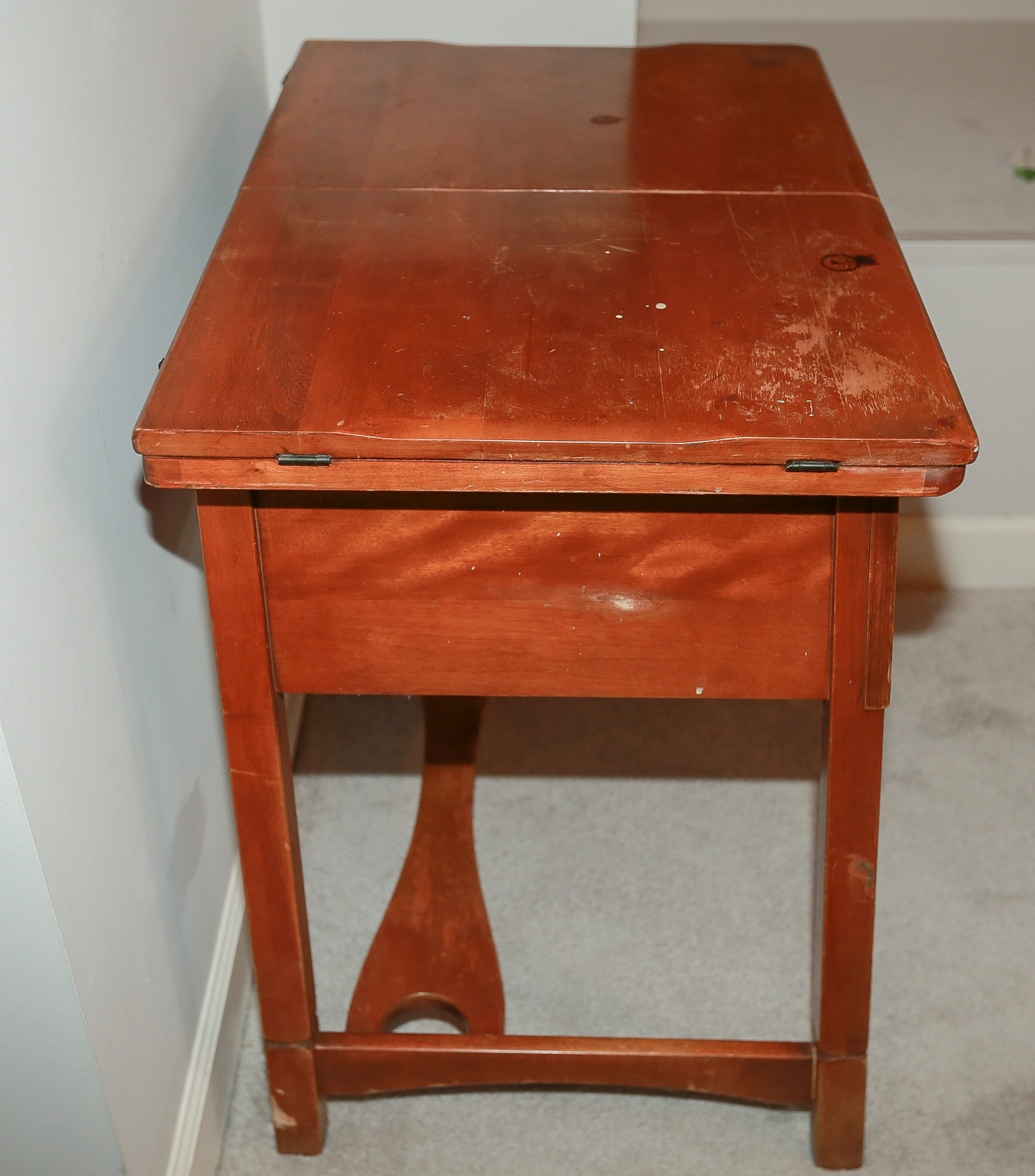 Cherry Flip Top Sewing Table With Kenmore Machine