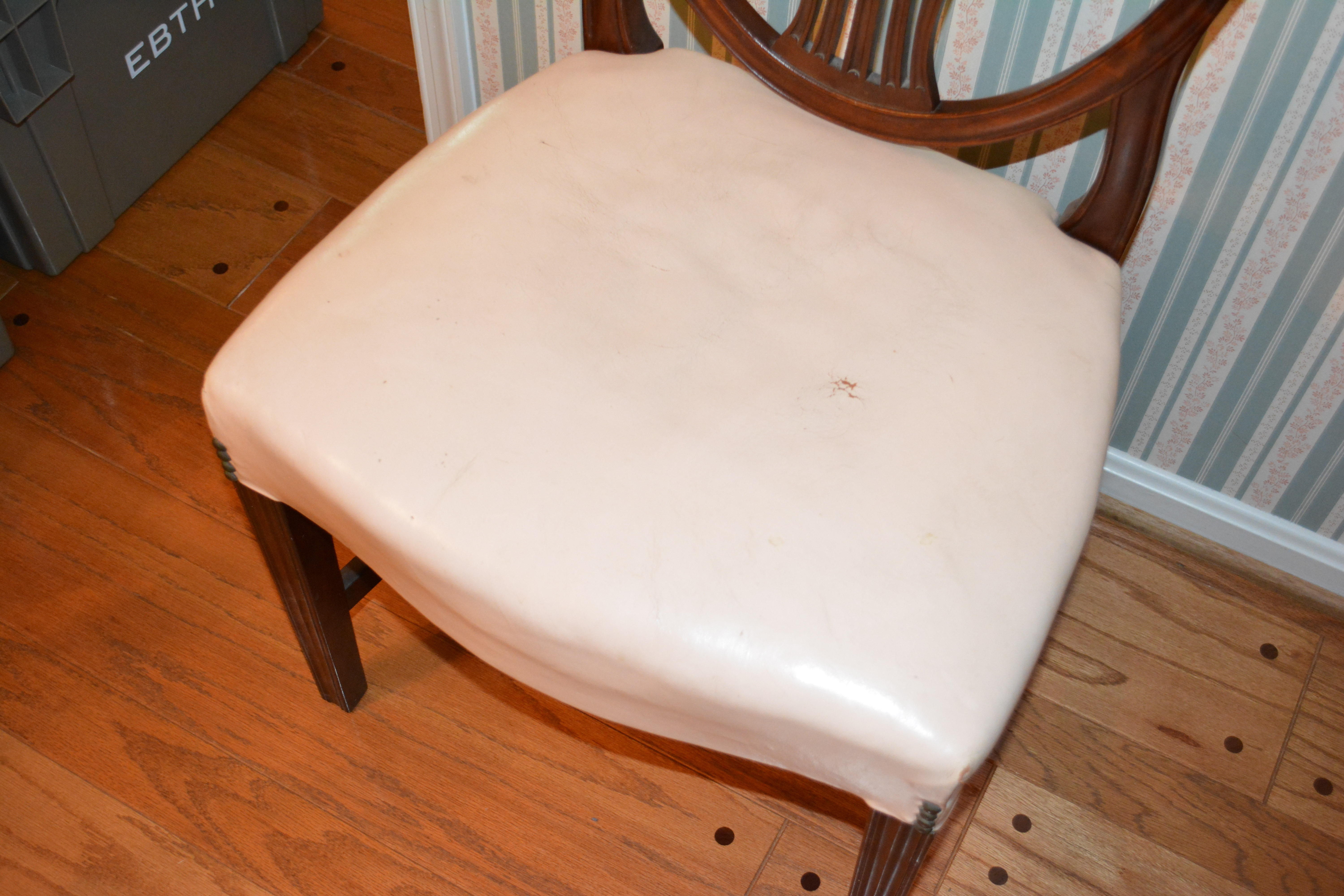 Vintage Hepplewhite Style Side Chairs With Leather Seats