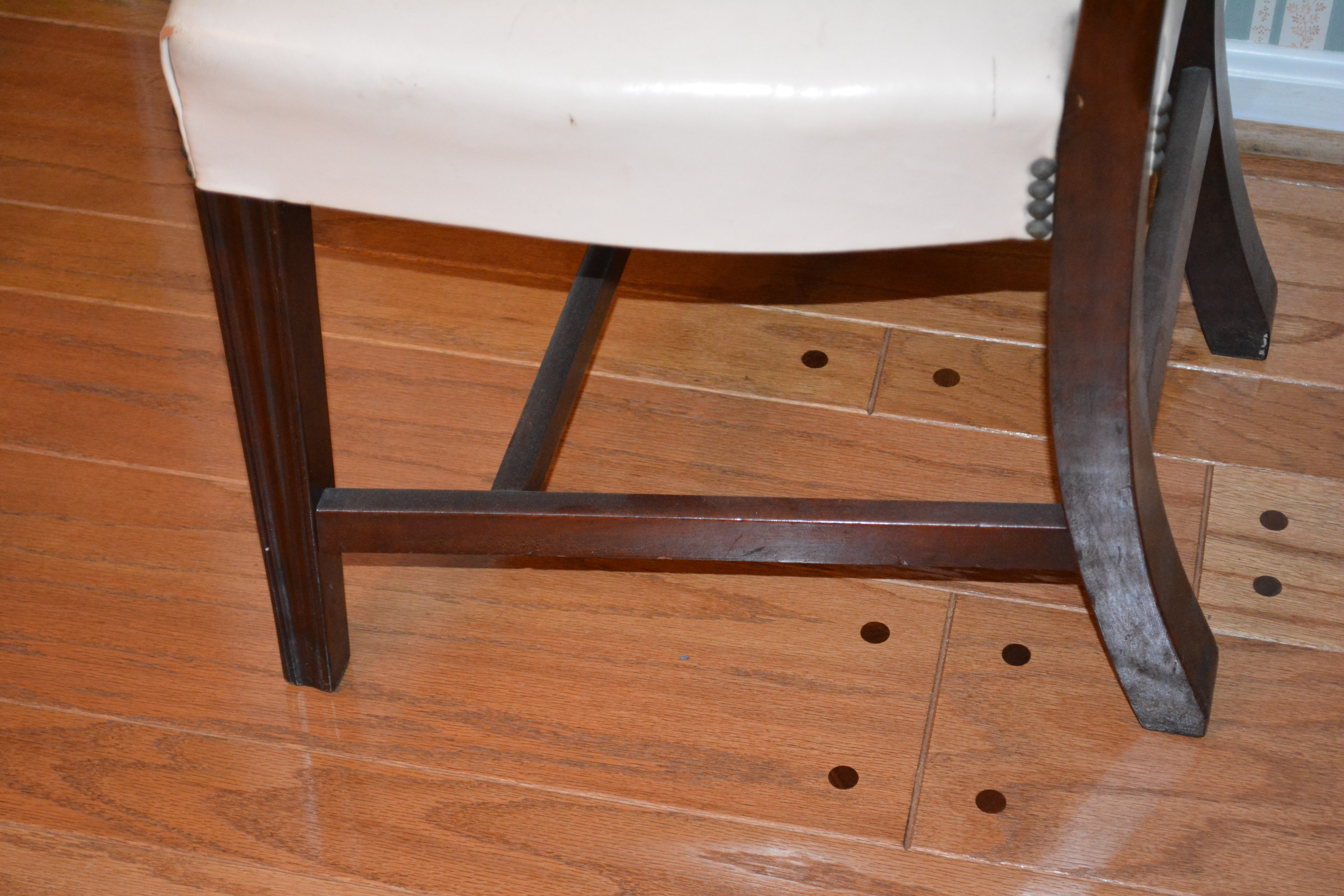 Vintage Hepplewhite Style Side Chairs With Leather Seats