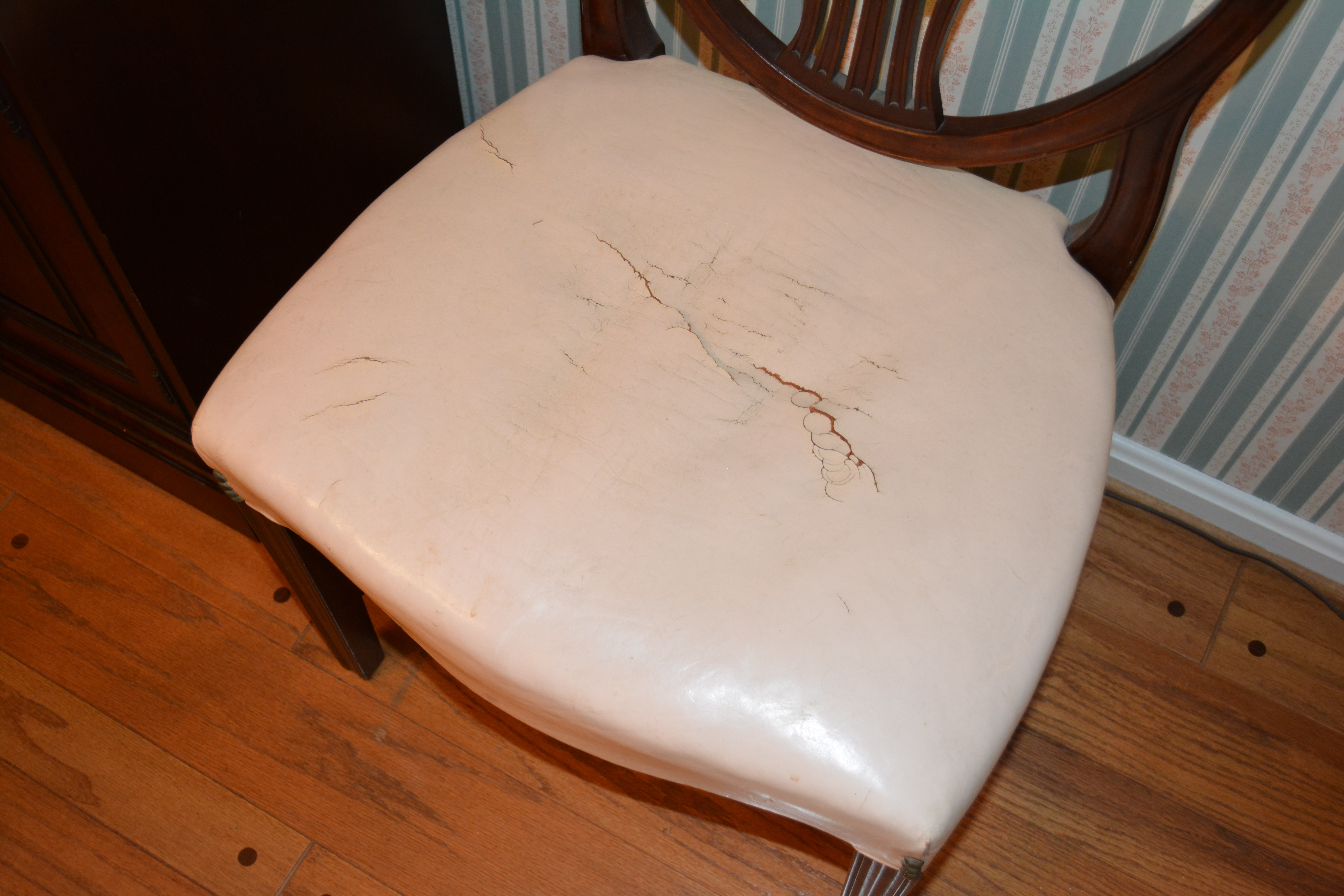 Vintage Hepplewhite Style Side Chairs With Leather Seats