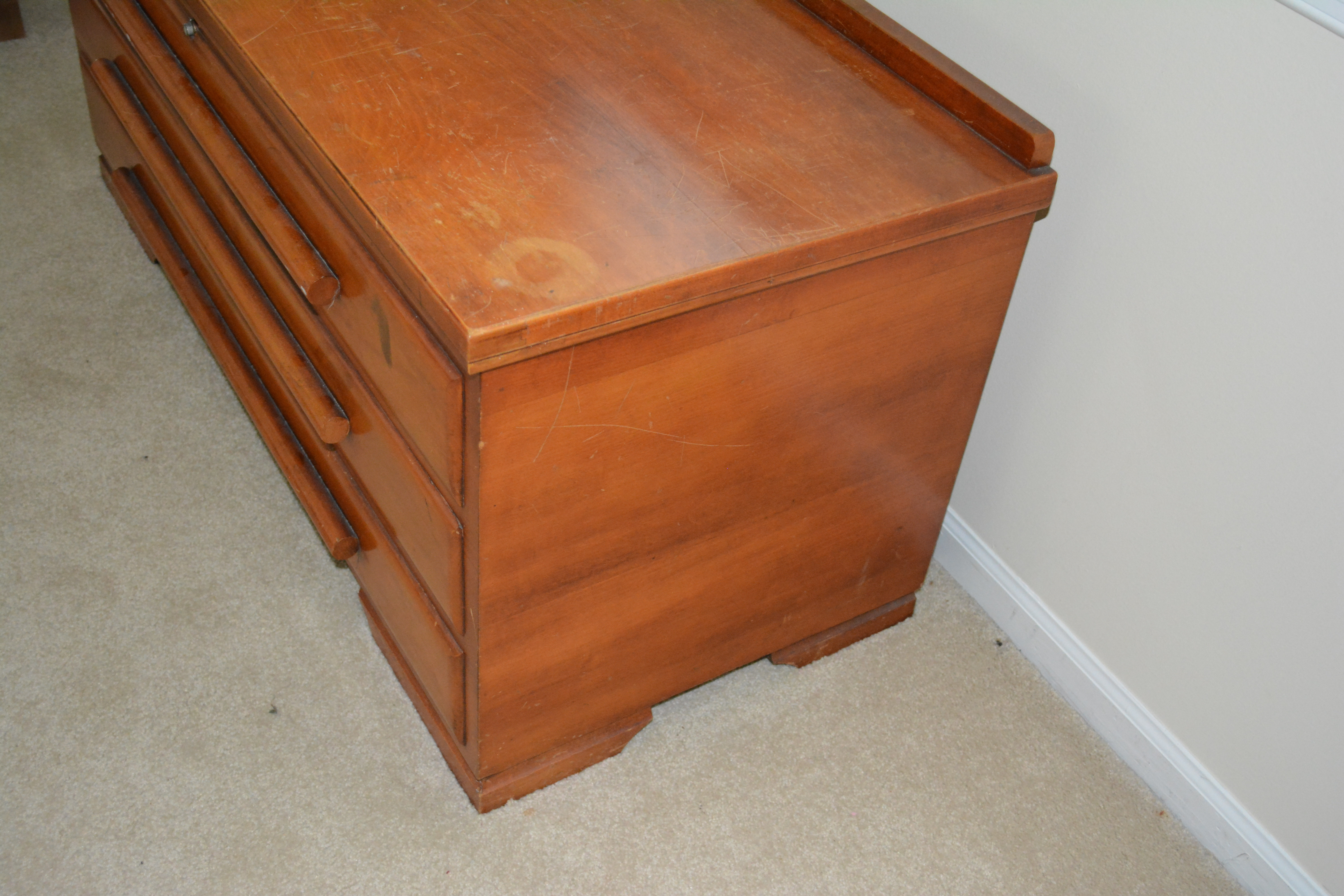 Vintage Lane Cedar Chest