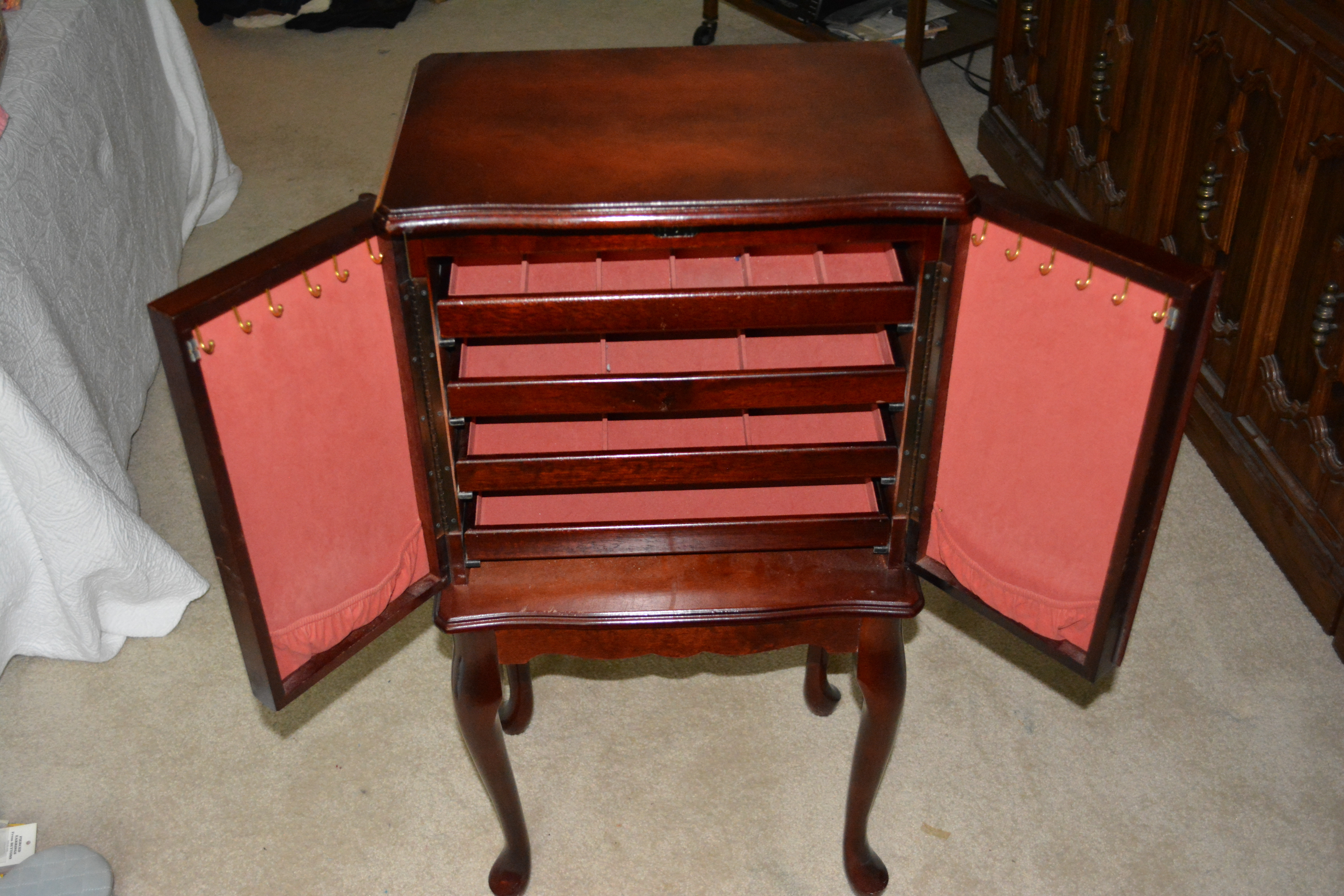 Standing Jewelry Case