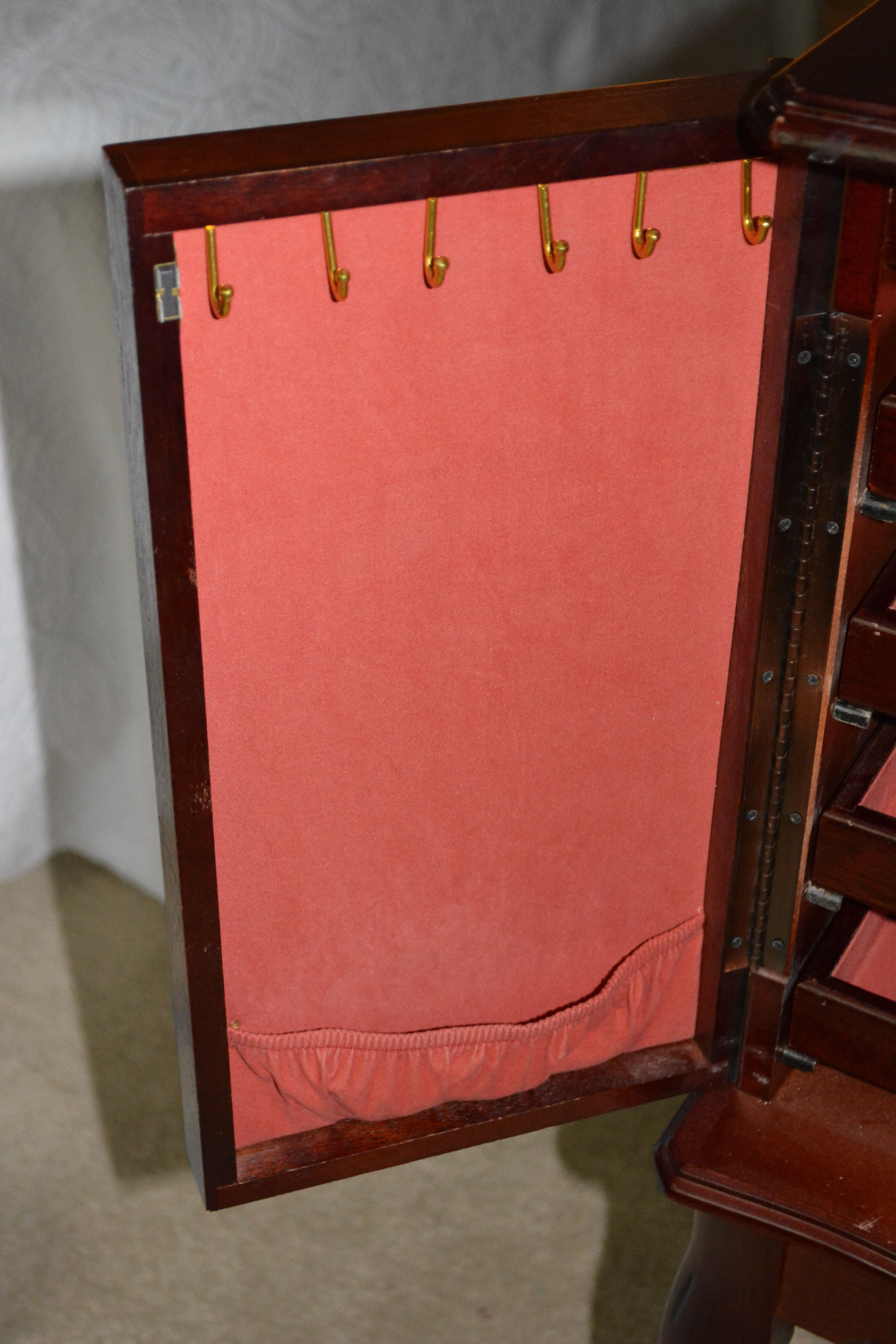Standing Jewelry Case