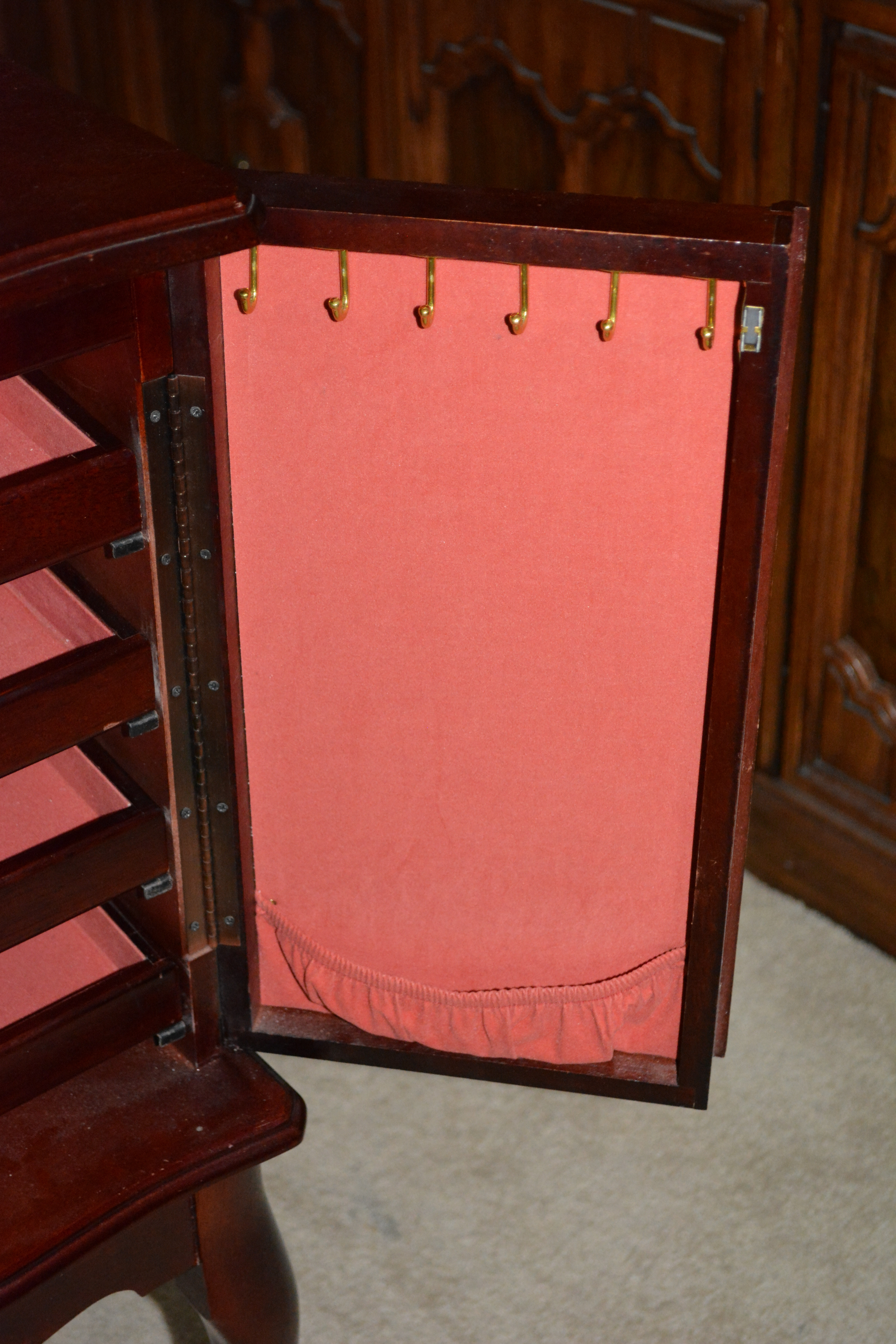 Standing Jewelry Case