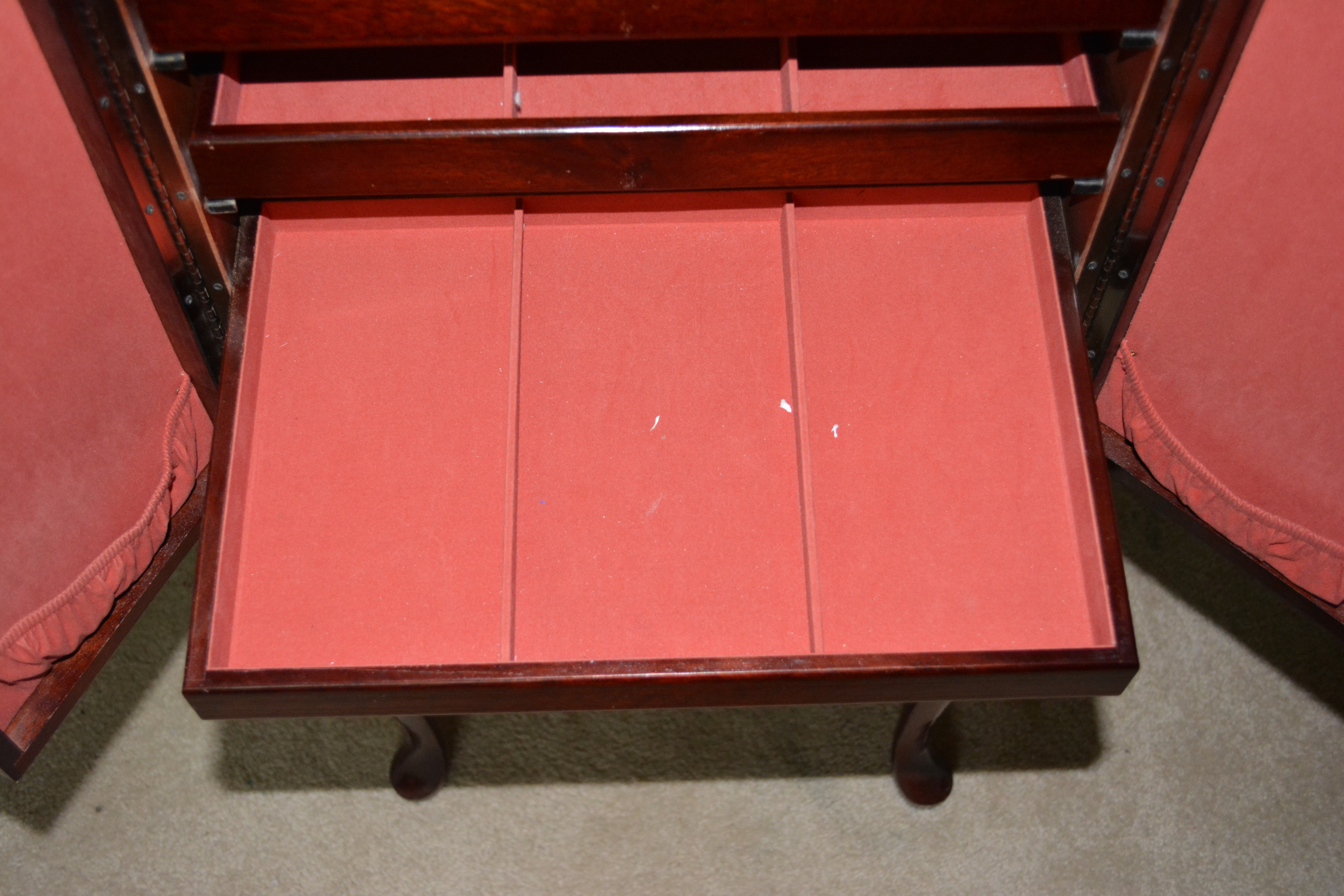 Standing Jewelry Case