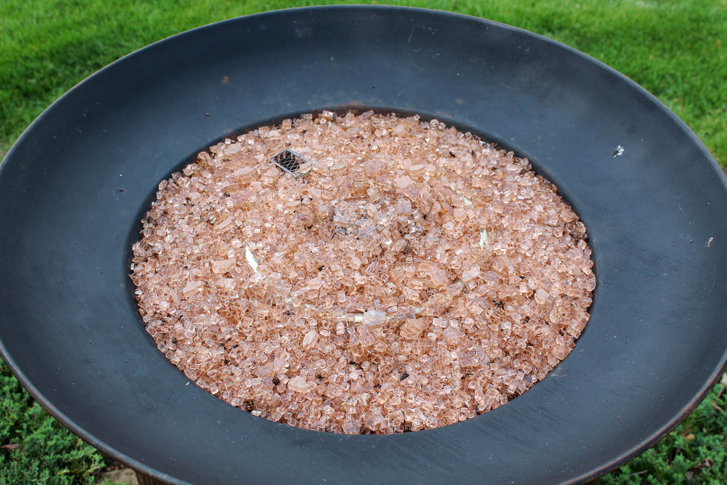 Outdoor Gas Fire Pit with Decorative Center Stones