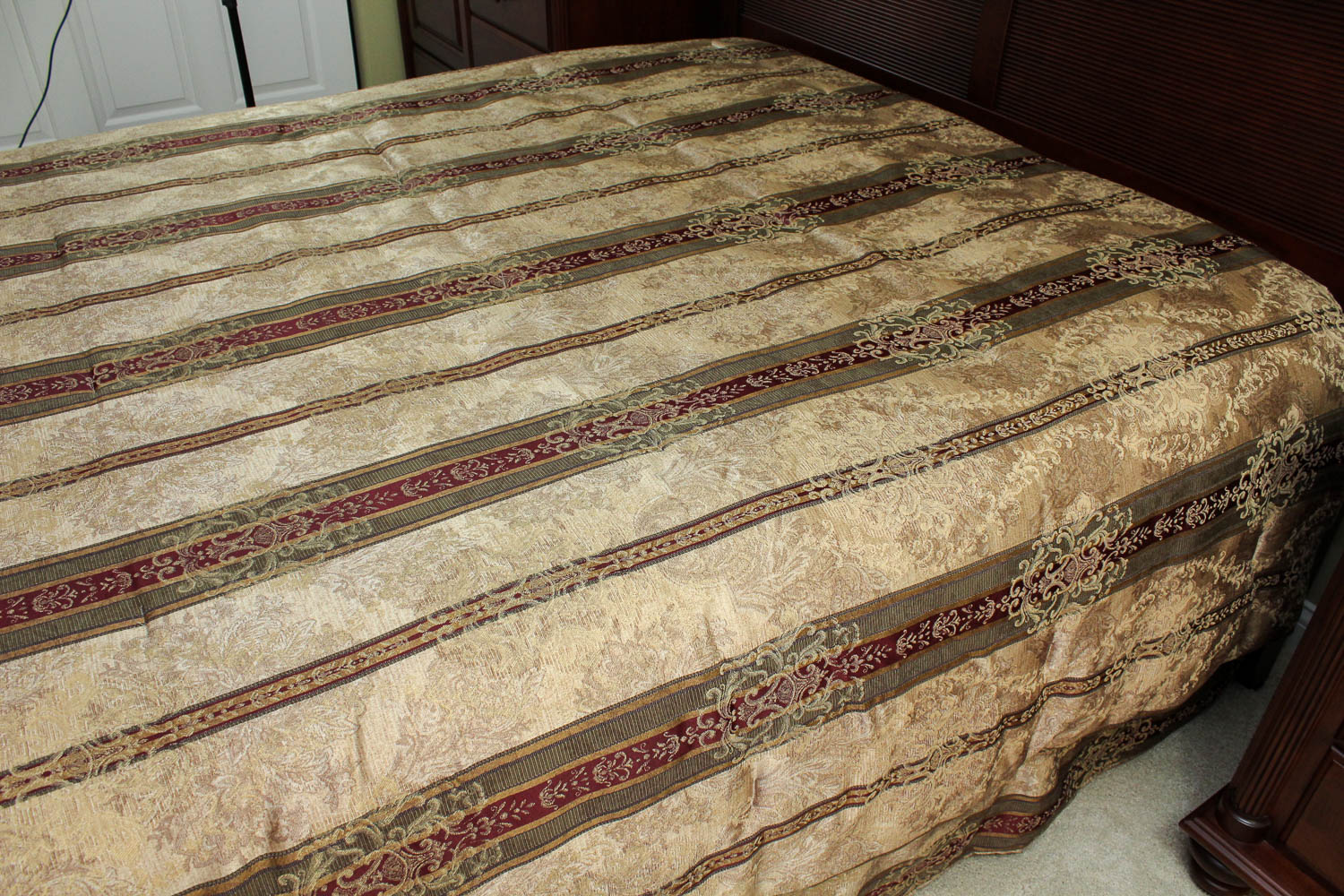 Croscill Townhouse Warm-Tone Queen Bed Set