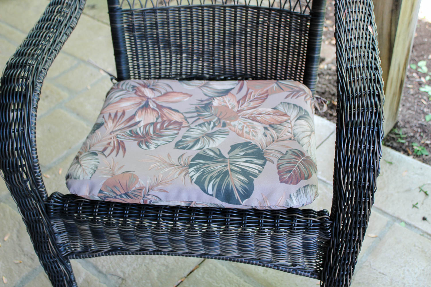 Pair of Dark Brown Wicker Patio Armchairs with Side Table