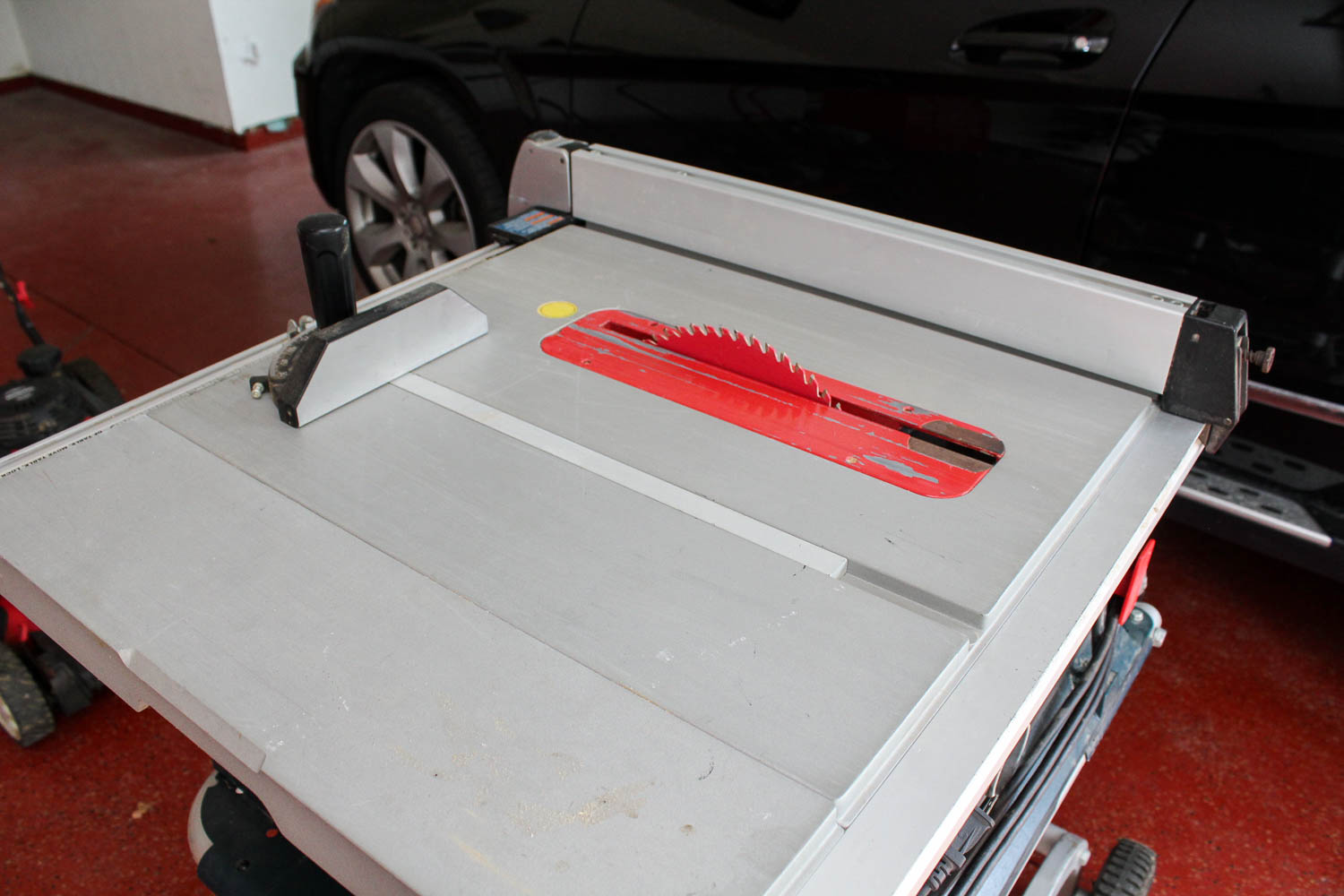 Bosch 4000 10" Table Saw with Gravity-Rise Stand