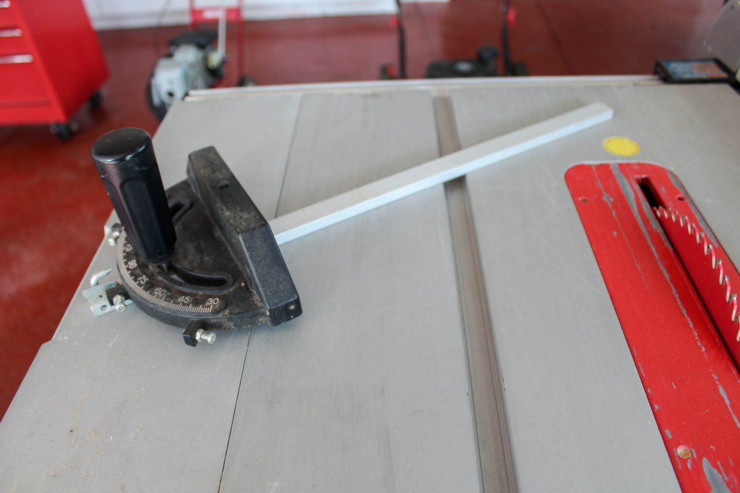 Bosch 4000 10" Table Saw with Gravity-Rise Stand