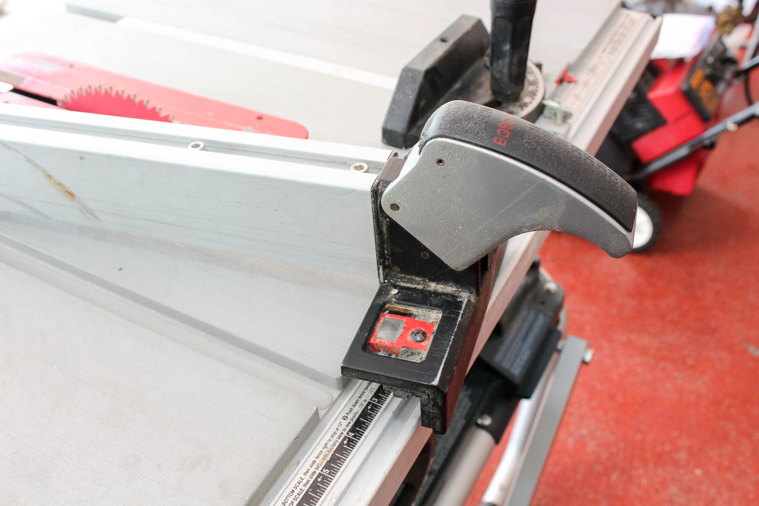 Bosch 4000 10" Table Saw with Gravity-Rise Stand