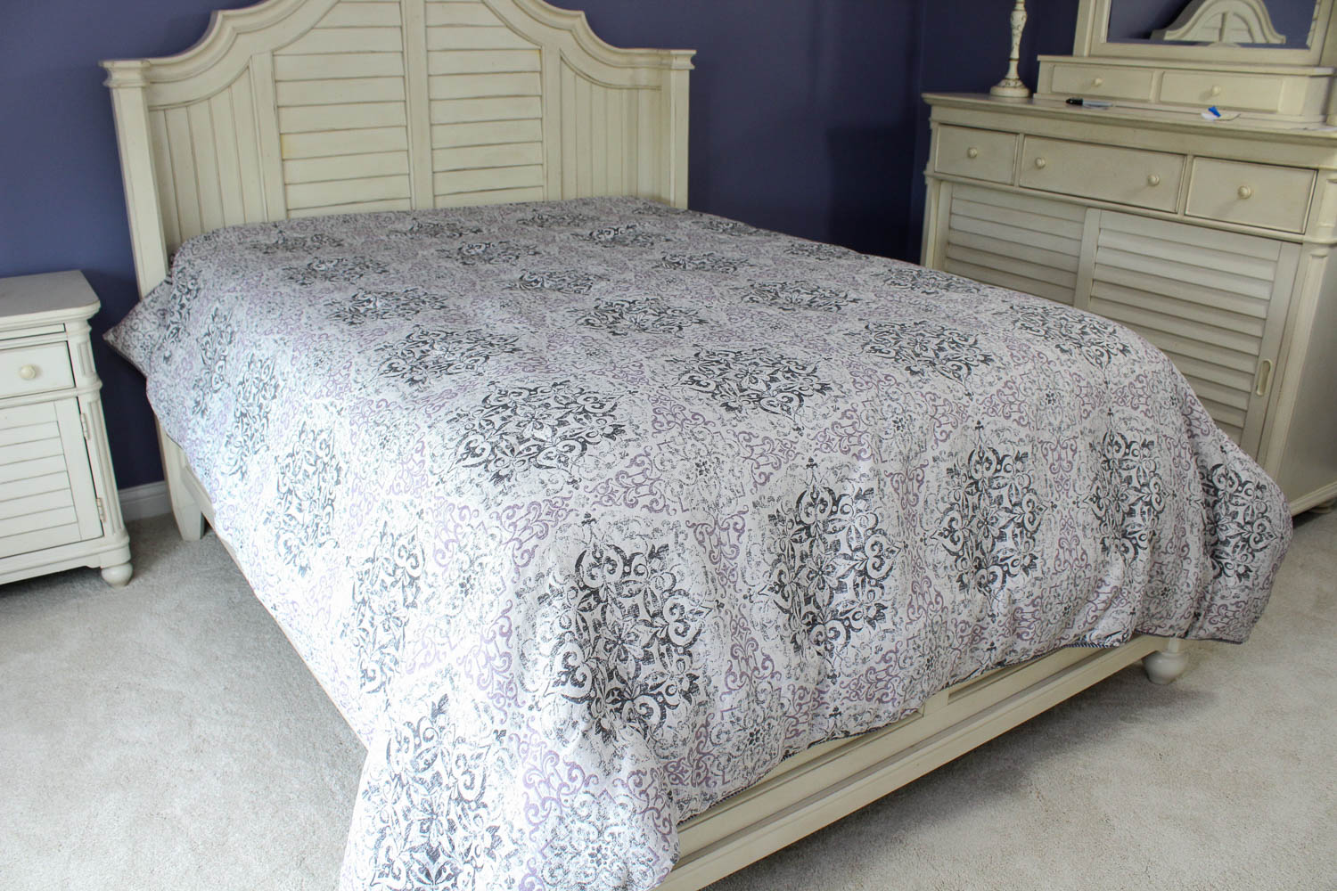 Paula Deen Home Country Style Queen Bed Frame and Mattress