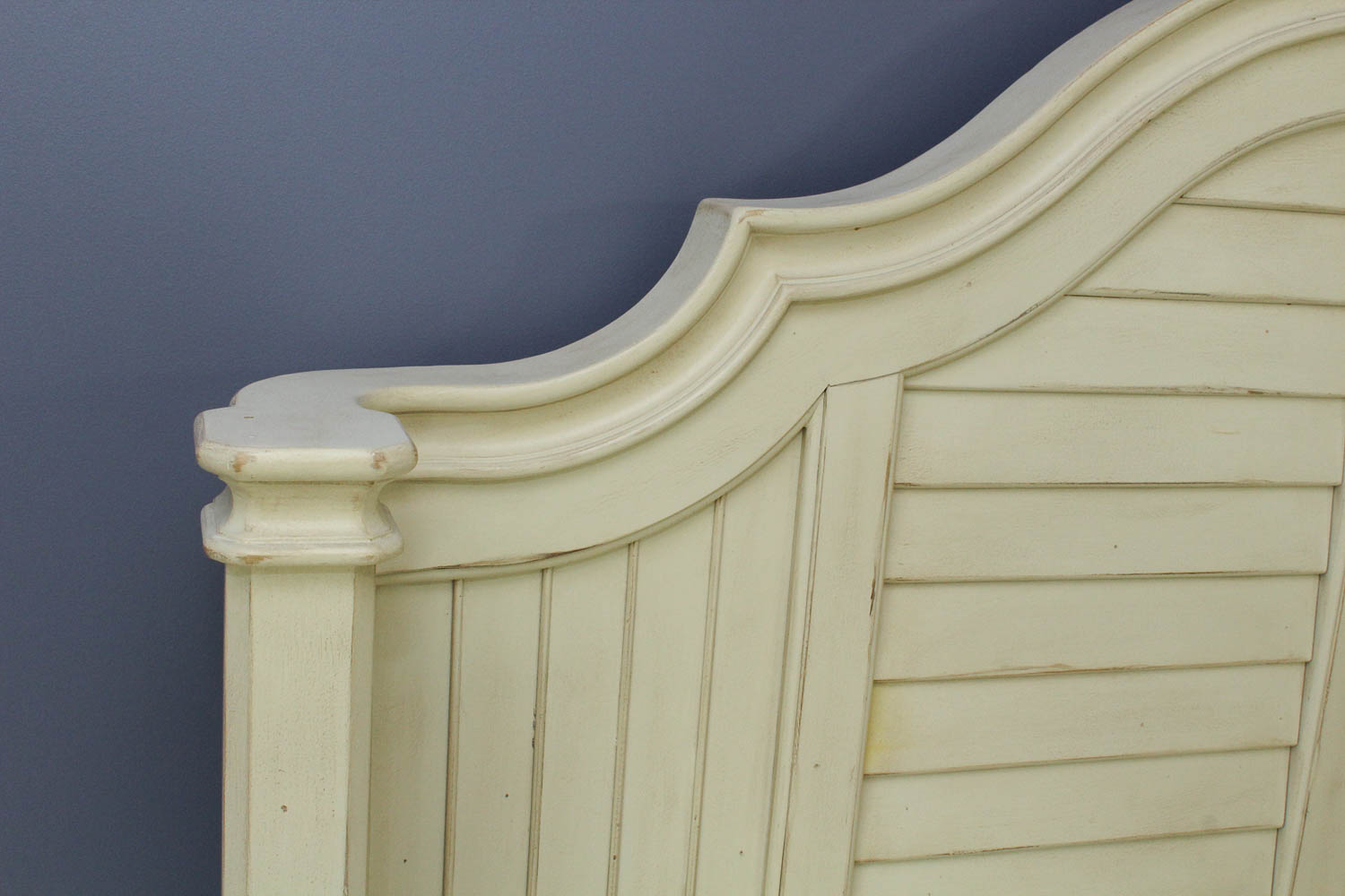 Paula Deen Home Country Style Queen Bed Frame and Mattress