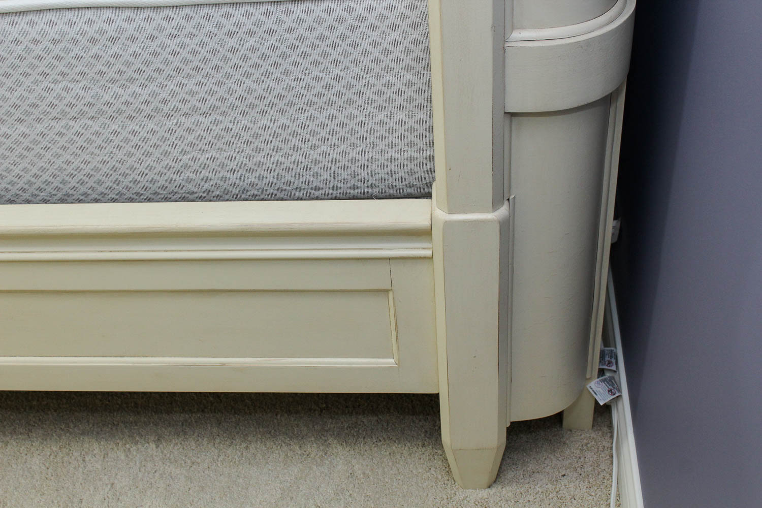 Paula Deen Home Country Style Queen Bed Frame and Mattress