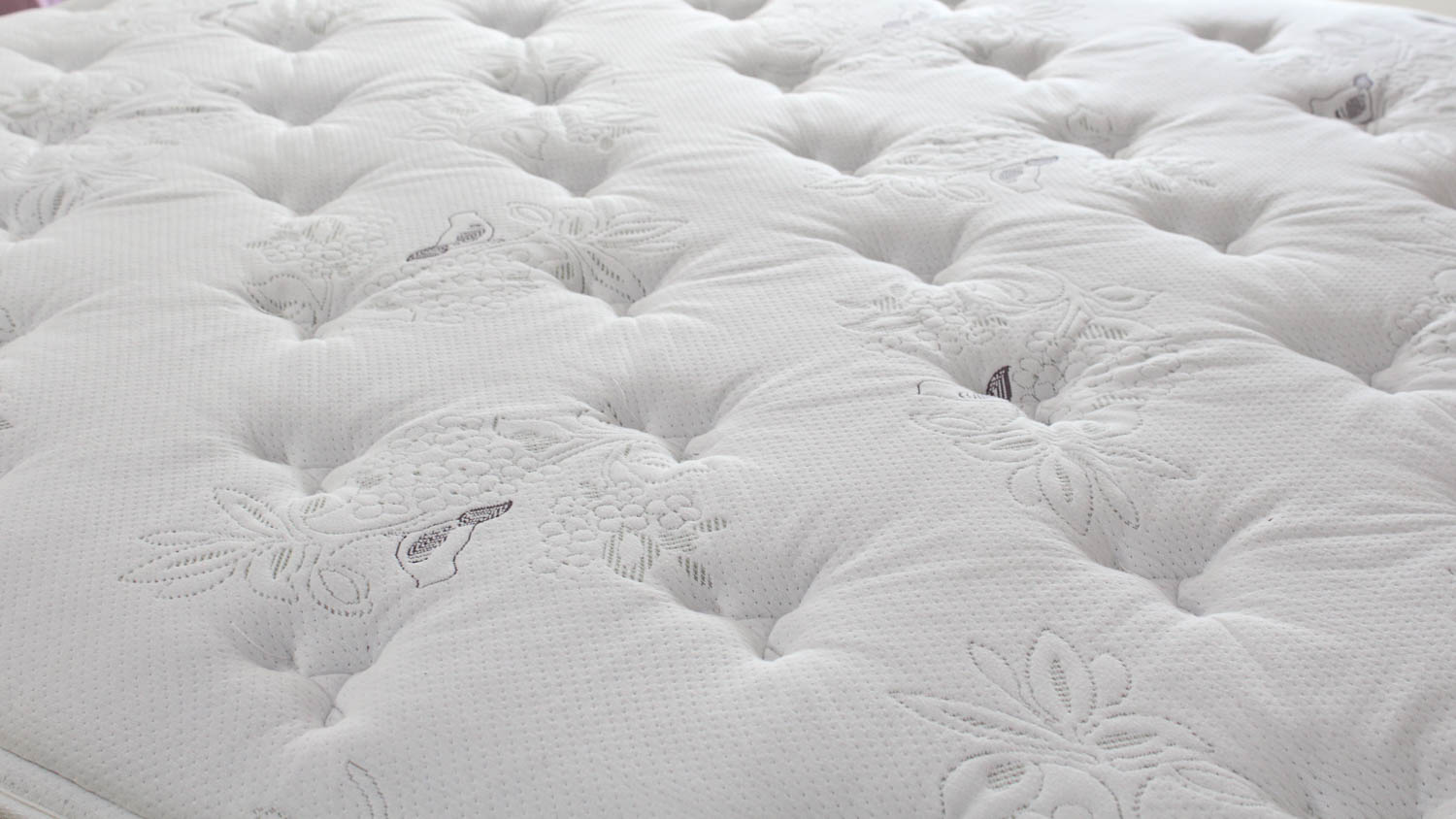 Paula Deen Home Country Style Queen Bed Frame and Mattress