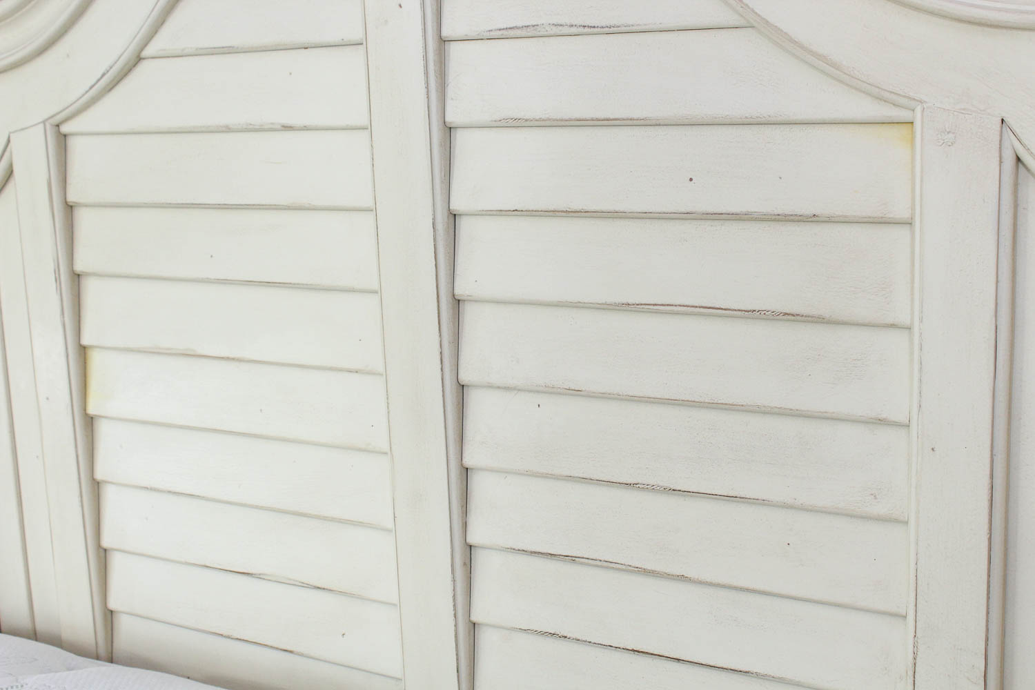 Paula Deen Home Country Style Queen Bed Frame and Mattress