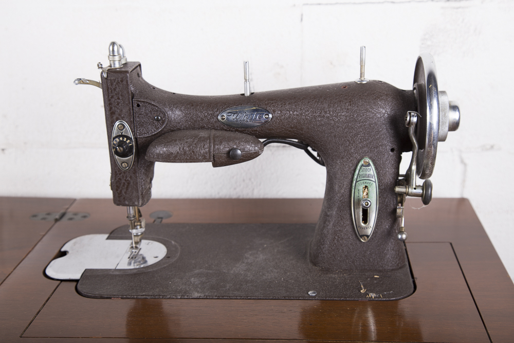 White Sewing Machine Corp. Rotary Electric Model 43 Sewing Machine With Table