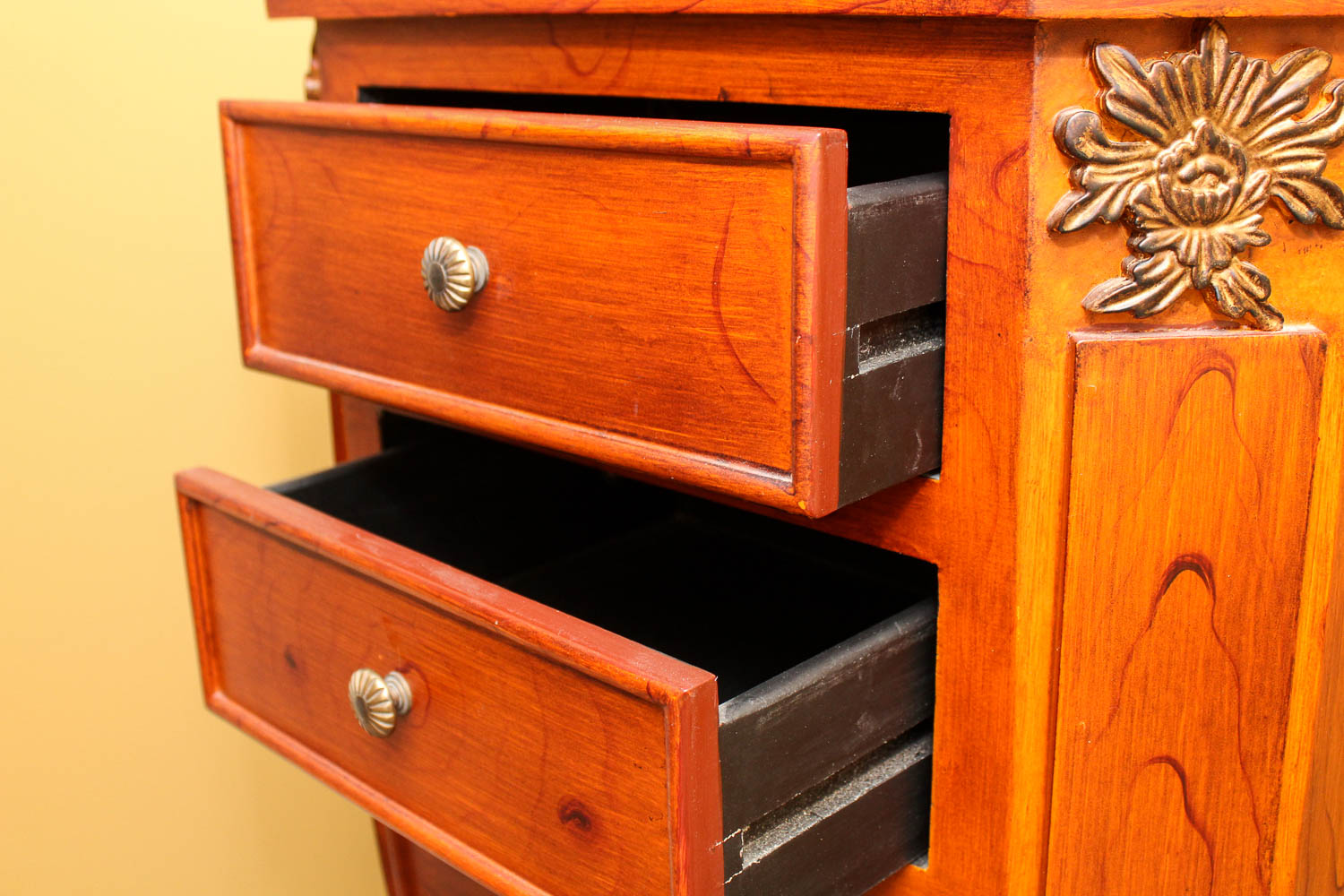 Wooden Hallway Cabinet with Drawers