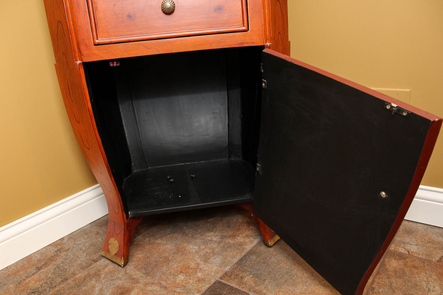 Wooden Hallway Cabinet with Drawers
