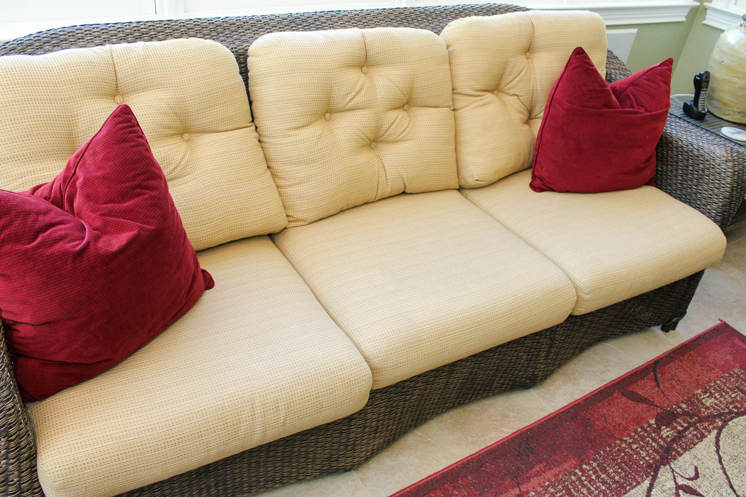 Lloyd Flanders Patio Sofa and Coffee Table