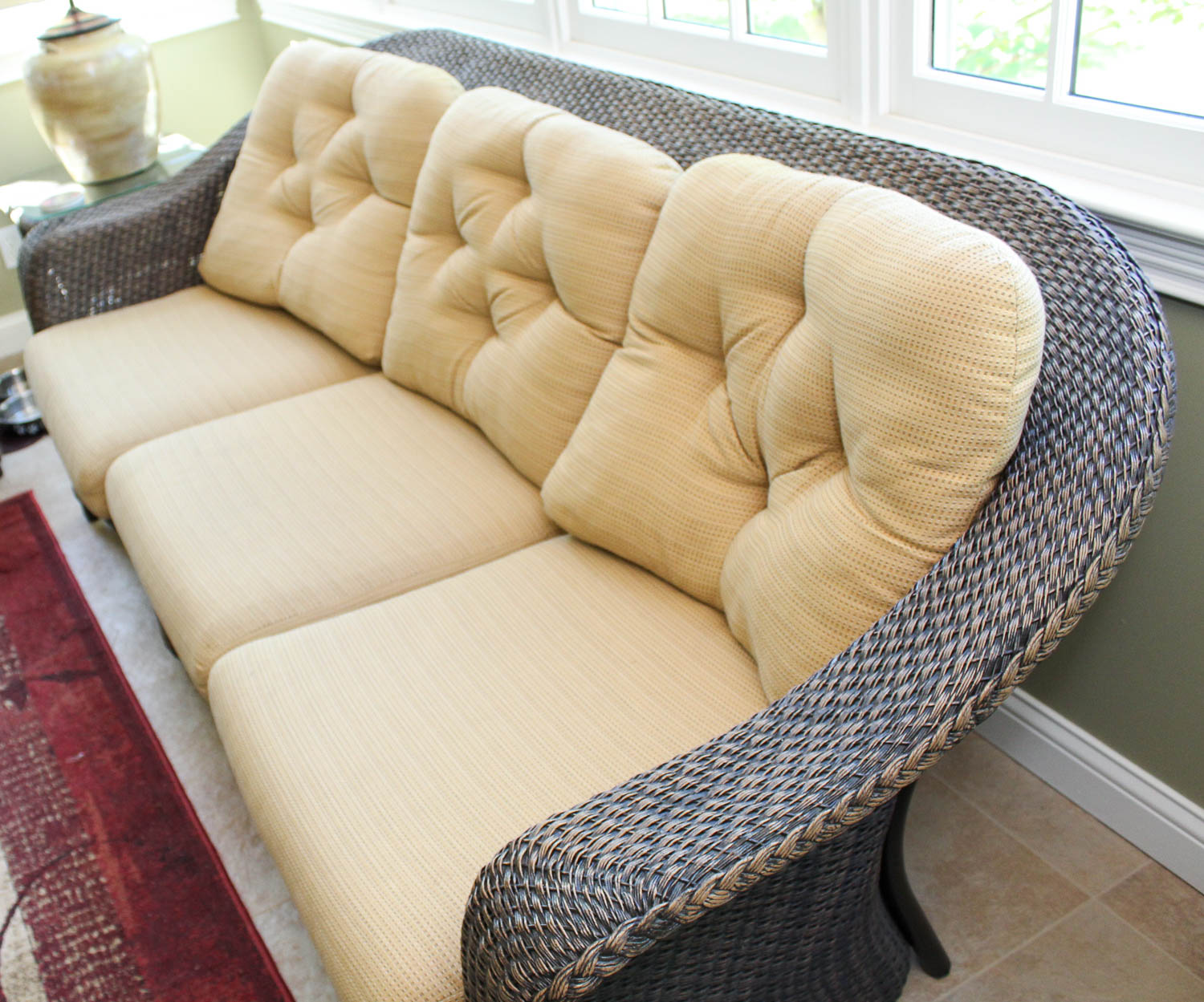 Lloyd Flanders Patio Sofa and Coffee Table