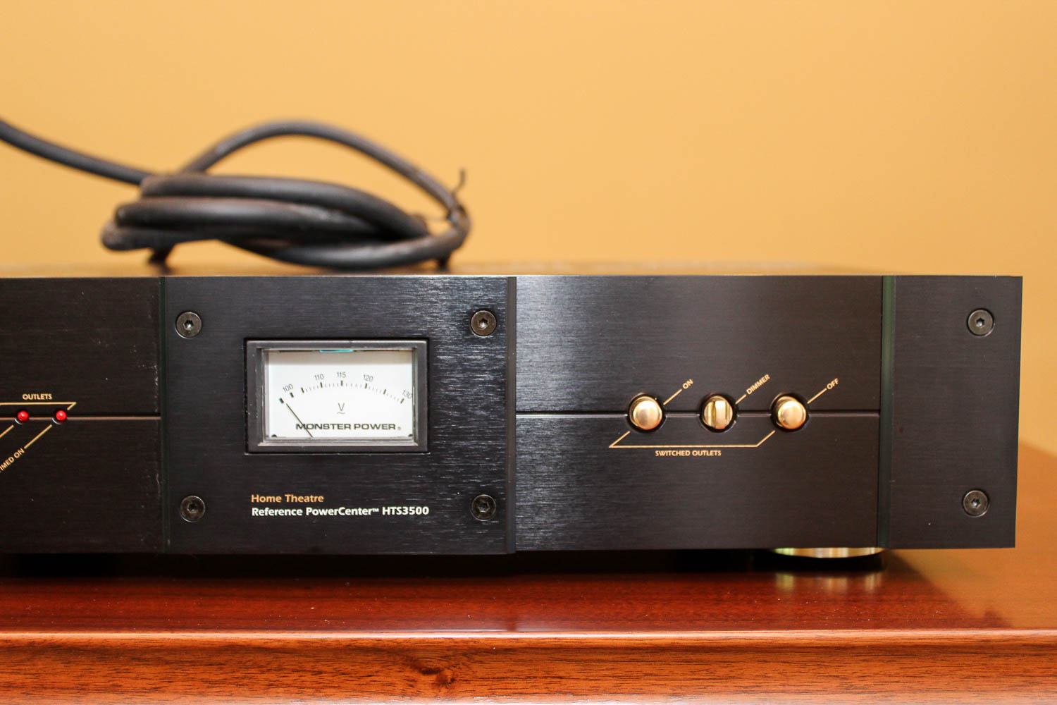 Monster Power HTS3500 Home Theater Reference Powercenter