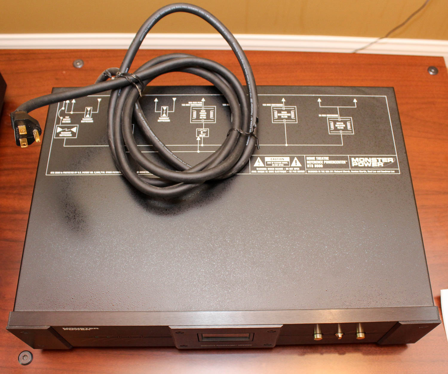 Monster Power HTS3500 Home Theater Reference Powercenter